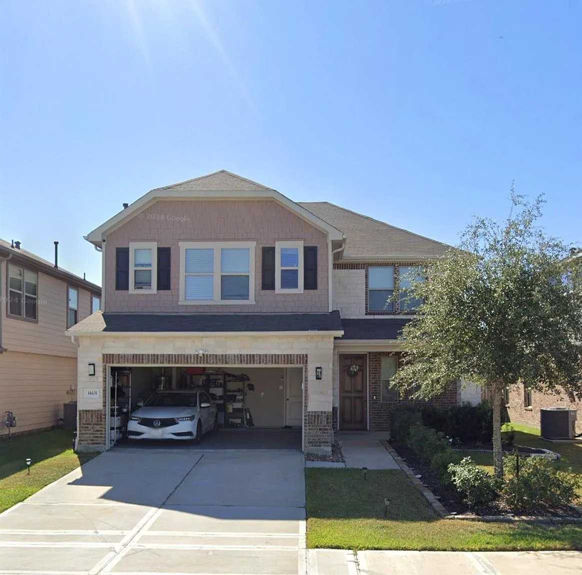 5 bed, 2.5 bath, 2730 sqft, $2,650 — Photo 1