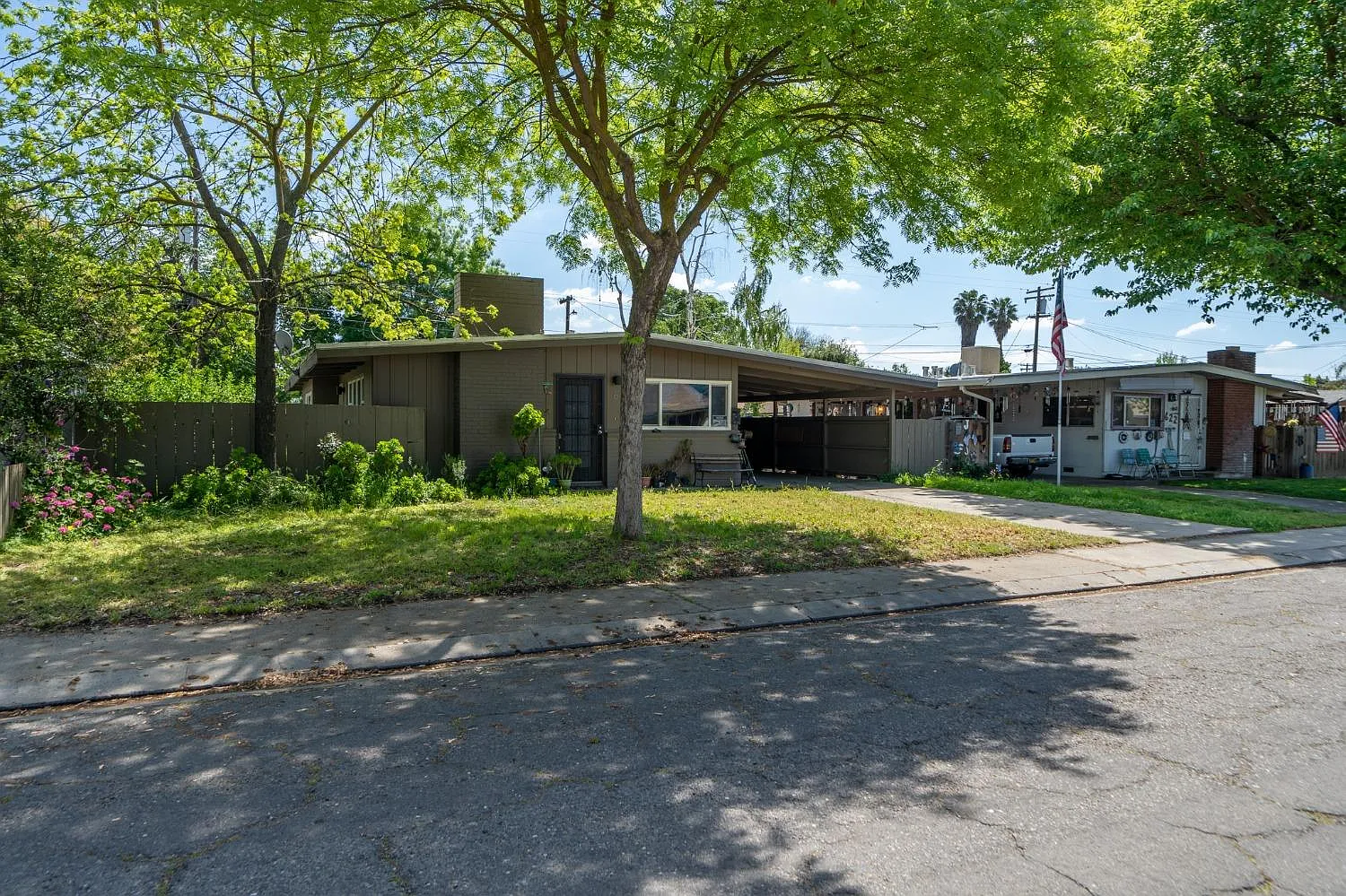618 Hudson Ln photo 1