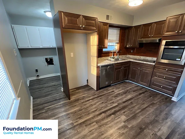4325 Merlcrest Cv — Photo 3