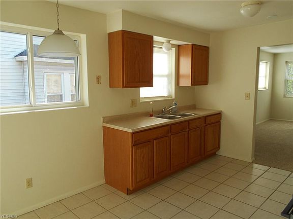 4th image of 2505 3rd St