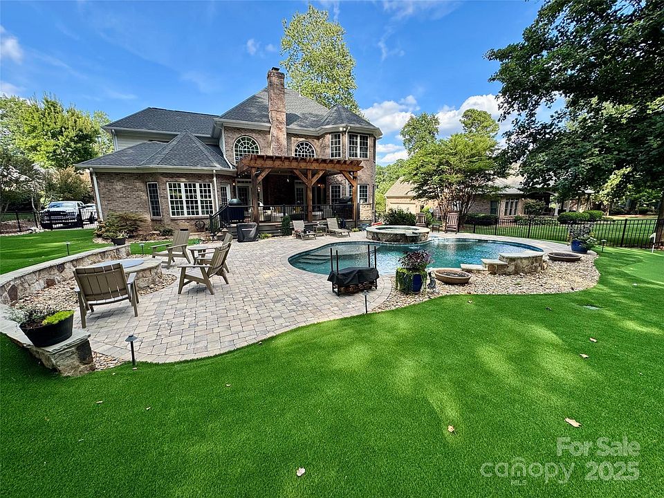 2nd image of 7736 Turnberry Ln