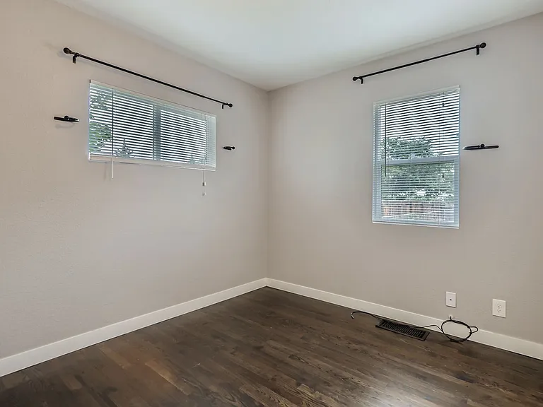 1314 S Meade St — Photo 6