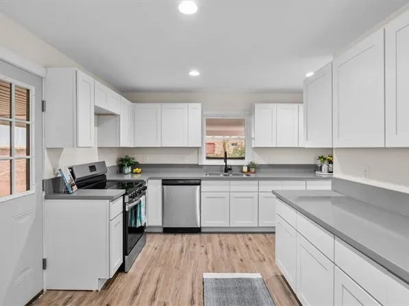 415 Woodsway Dr, Lexington, NC 27292