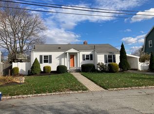 5 Sendick Rd, Woburn, MA 01801