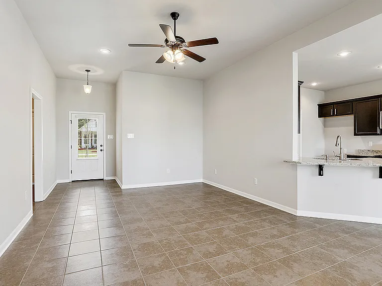 18322 Sunset Park Dr — Photo 4