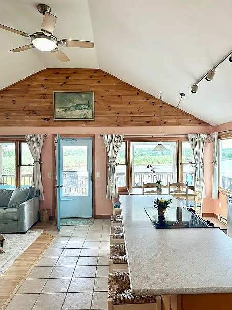 2 bed, 1000 sqft, $2,200 — Photo 4