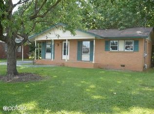 210 Meadowridge Dr, Warner Robins, GA 31093