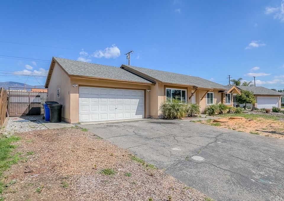 1st image of 421 Foxpark Dr