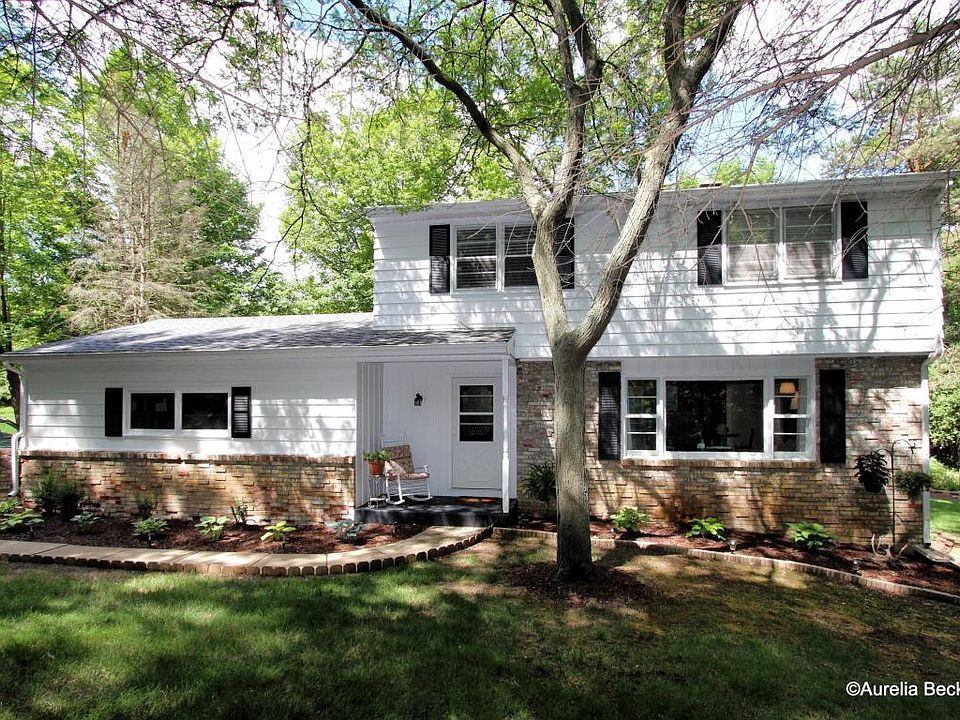 1st image of 575 Alta Dale Ave SE