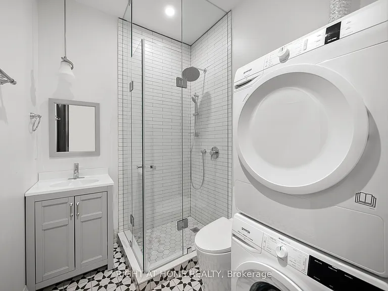 94 Concord Ave E #1 — Photo 8