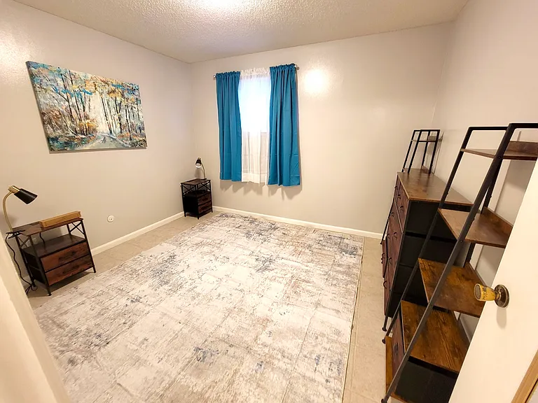 507 W Westview St #4 — Photo 26
