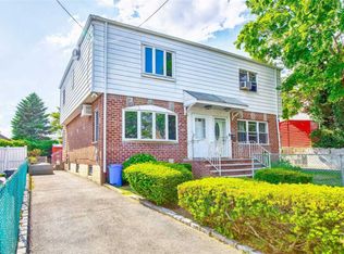 2114 Murray St, Whitestone, NY 11357