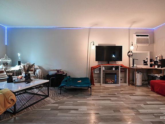 4th image of 1711 1st St S APT 3