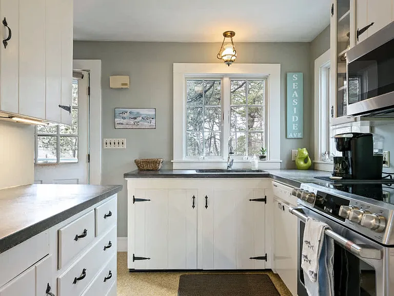 353 Seaside Ave — Photo 3