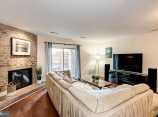 903 S Rolfe St APT A, Arlington, VA 22204