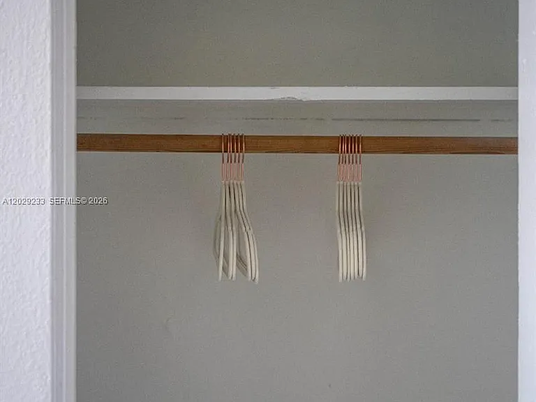 301 SW 10th Ave #7 — Photo 14