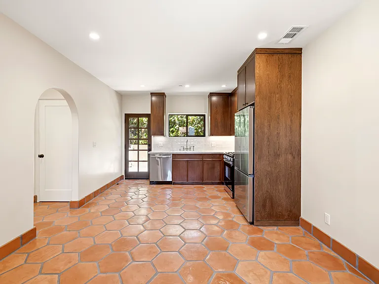 3343A Prospect Ave — Photo 9