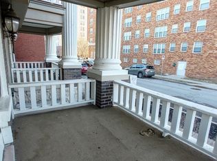 3433 Central St #101, Kansas City, MO 64111