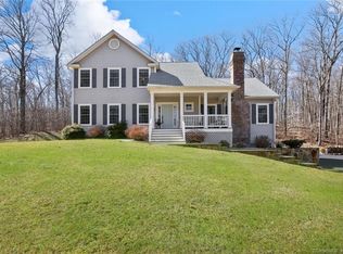 9 Owl Ridge Rd, Oxford, CT 06478