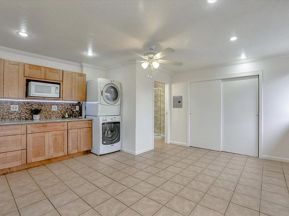 3rd image of 1621 Fairlawn Ave #2