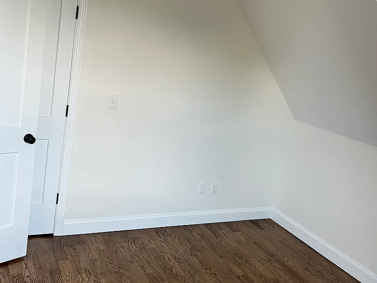 470 Howard Ave #3 — Photo 5
