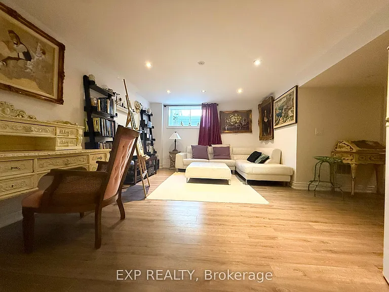 39 Shamokin Dr #LOWER — Photo 4