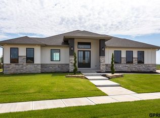 20907 Polk St, Elkhorn, NE 68022