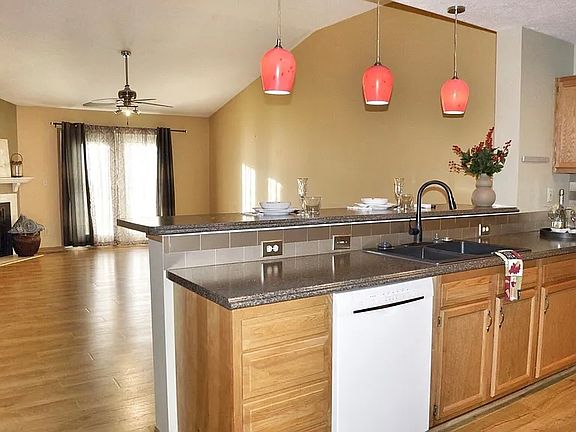3rd image of 435 Robinscrest Ln #1