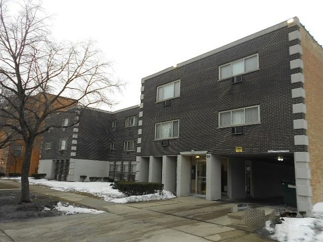 1st image of 914 N Austin Blvd APT C2