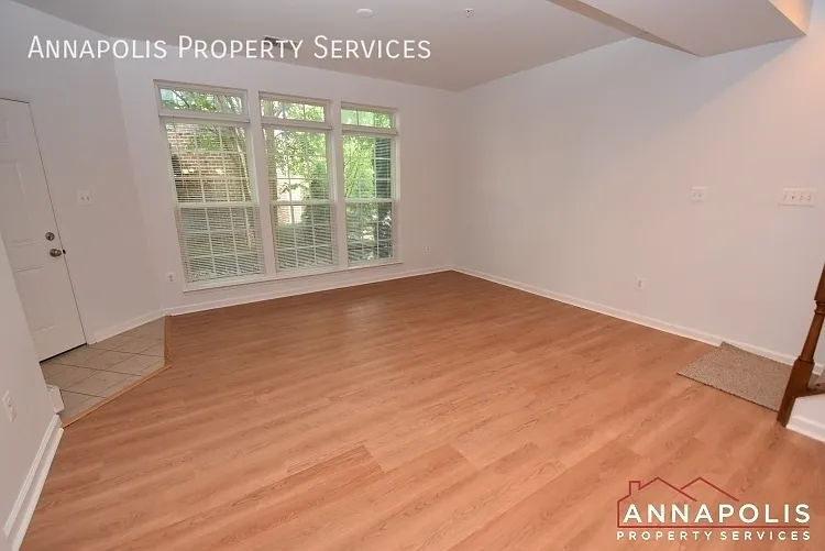 1310 Cheswick Ln — Photo 5