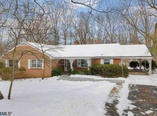 700 Chapel Hill Rd, Charlottesville, VA 22901