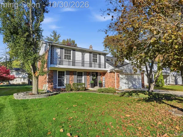 30089 Pleasant Trl, Southfield, MI 48076