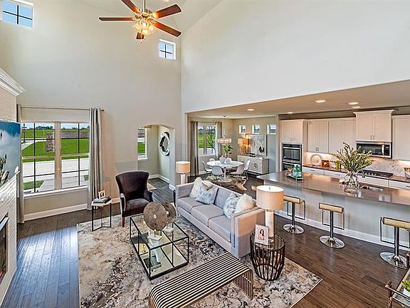 4th image of 2105 Miramar Dr