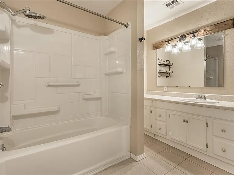9904 SE 43rd St — Photo 7