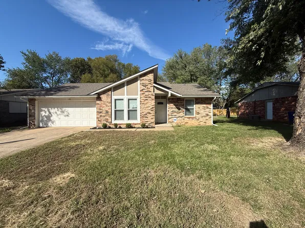 212 W Edgewater St, Broken Arrow, OK 74012