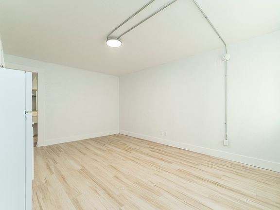 3rd image of 201 Continental Dr #A