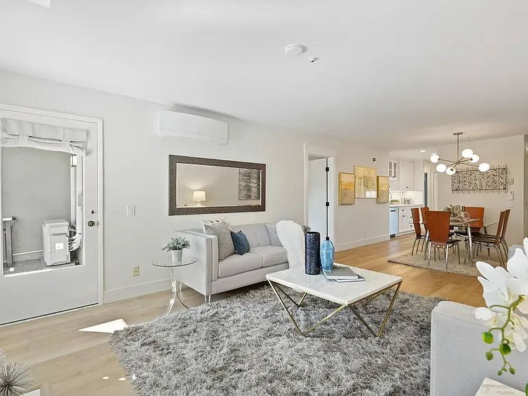 4000 Farm Hill Blvd #305 — Photo 3
