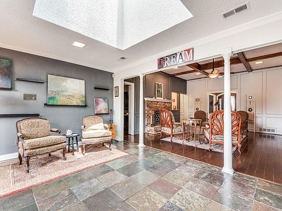 2nd image of 2216 Argyle Cir