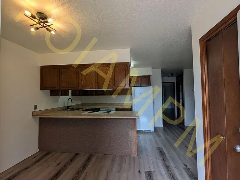 143 Robbins Ave — Photo 2
