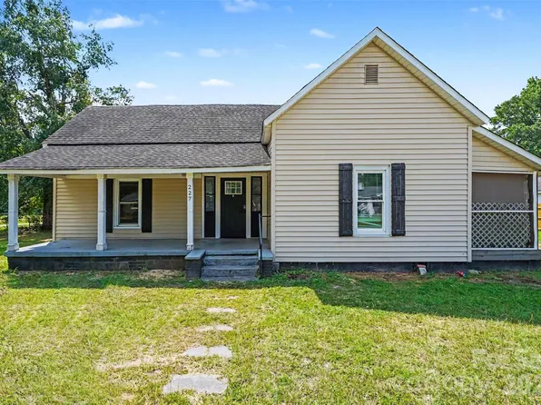 227 Cauthen St, Heath Springs, SC 29058