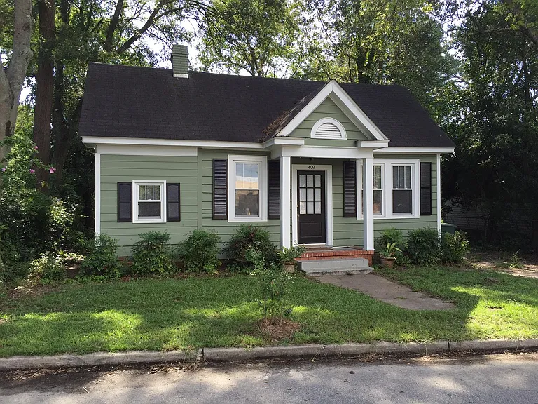 409 S Maple St — Photo 1