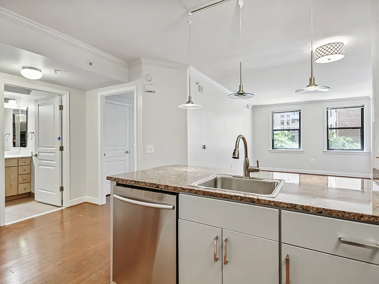 616 E St NW #402 — Photo 7