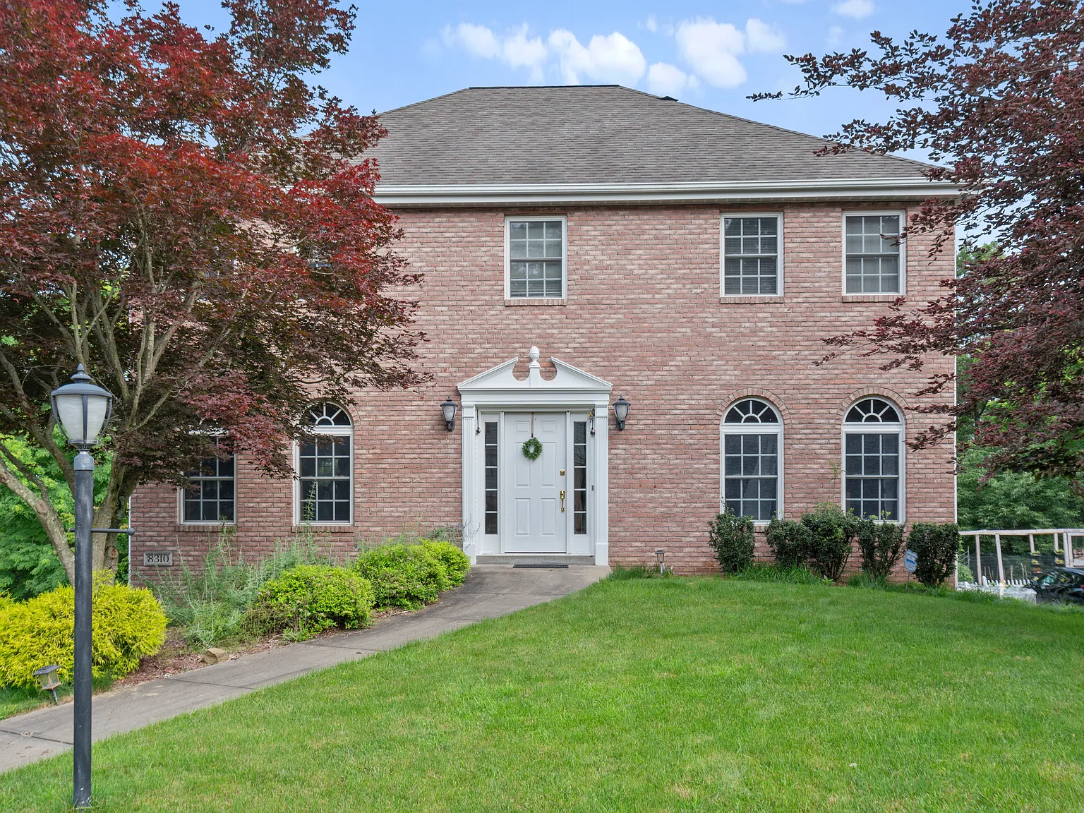 4 bed, 2204 sqft, $3,000 — Photo 1