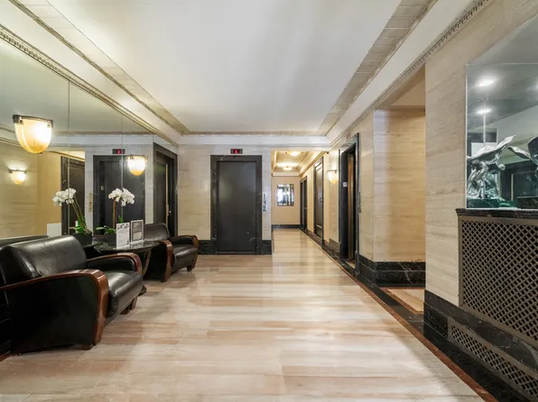433 East 51st Street 2G image 9 of 10
