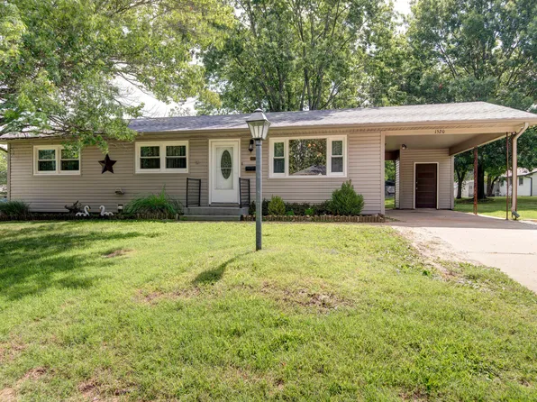 1520 S Carnation Drive, Aurora, MO 65605