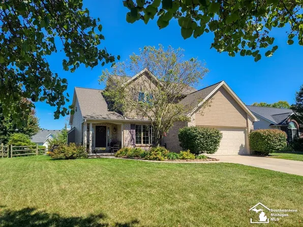 5090 Oakhaven Ln, Monroe, MI 48161