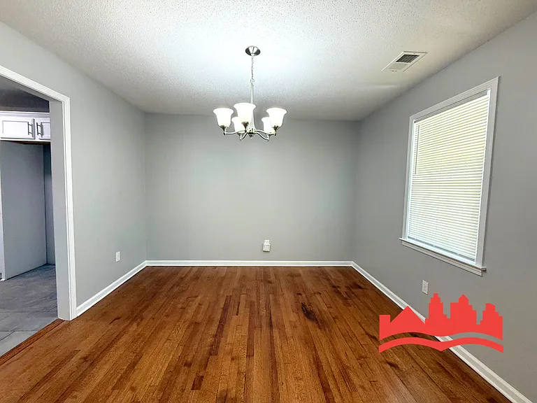 4960 Sherry Dr — Photo 5