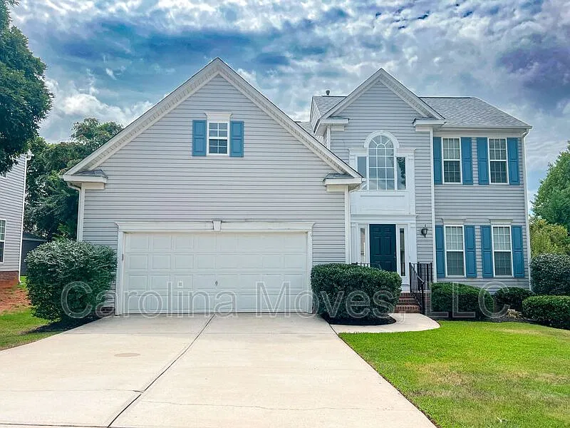3 bed, 2.5 bath, 1378 sqft, $2,100 — Photo 1