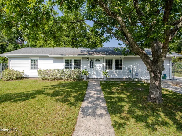 109 Oak View Ave, Long Beach, MS 39560