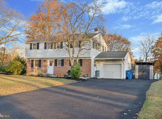 305 Upper Valley Rd, North Wales, PA 19454